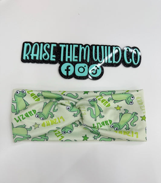 Adult headband lizard