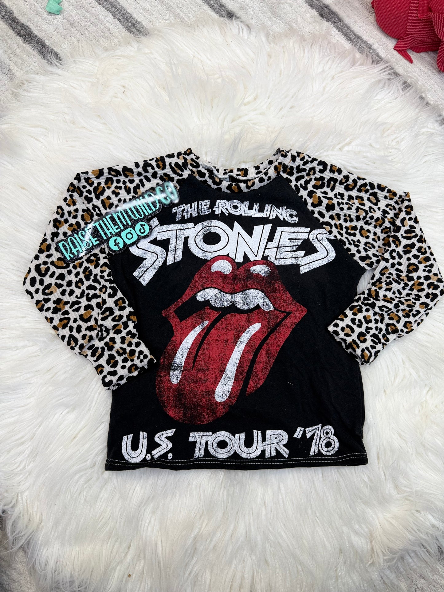 5t Knox upcycle tee stones